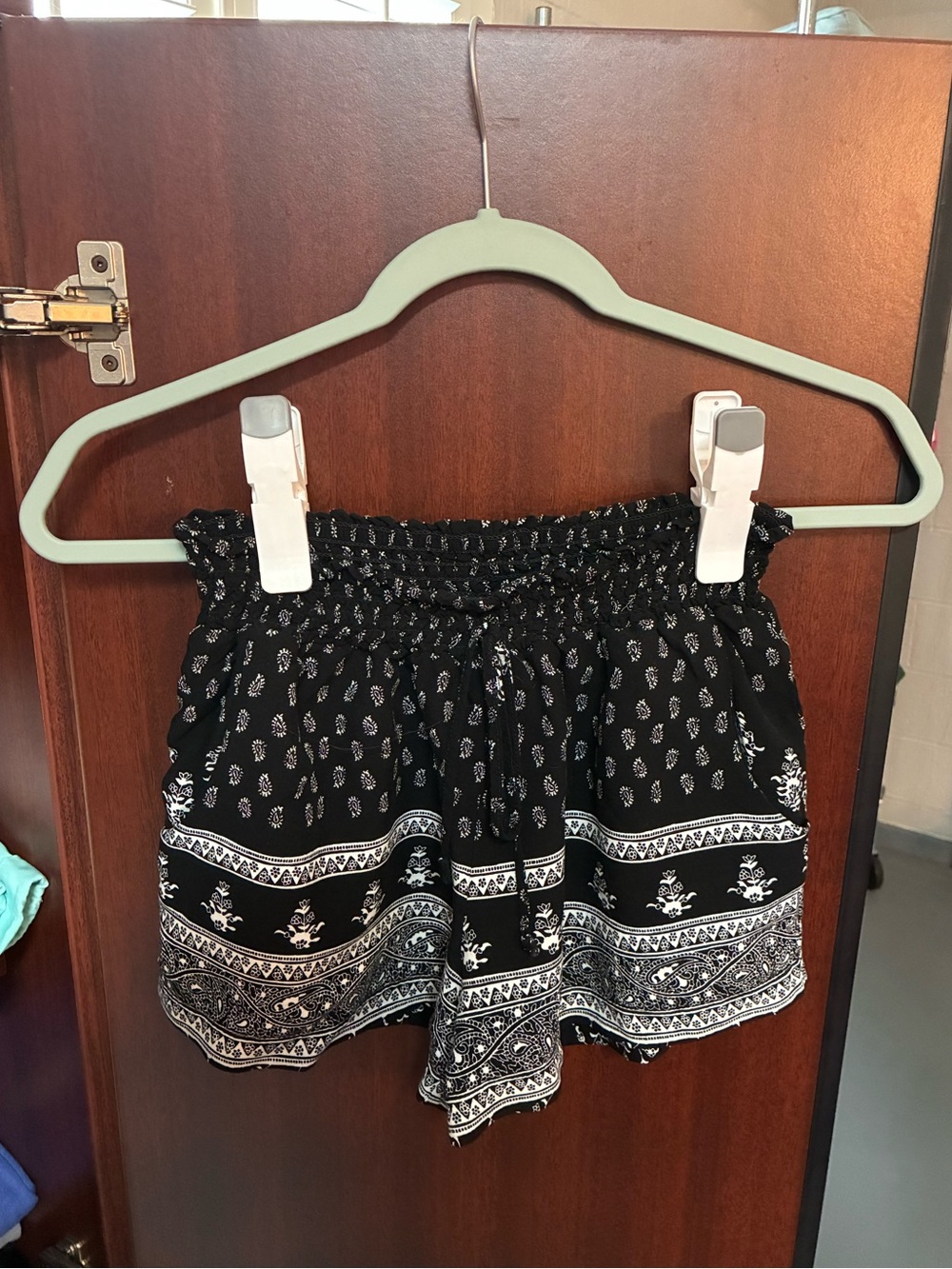 Lily White Brand Black Printed Smocked-Waist Women's Shorts Size Medium